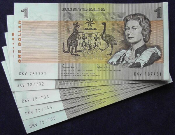1982 Australia One Dollar Note X 5 - DKV   D